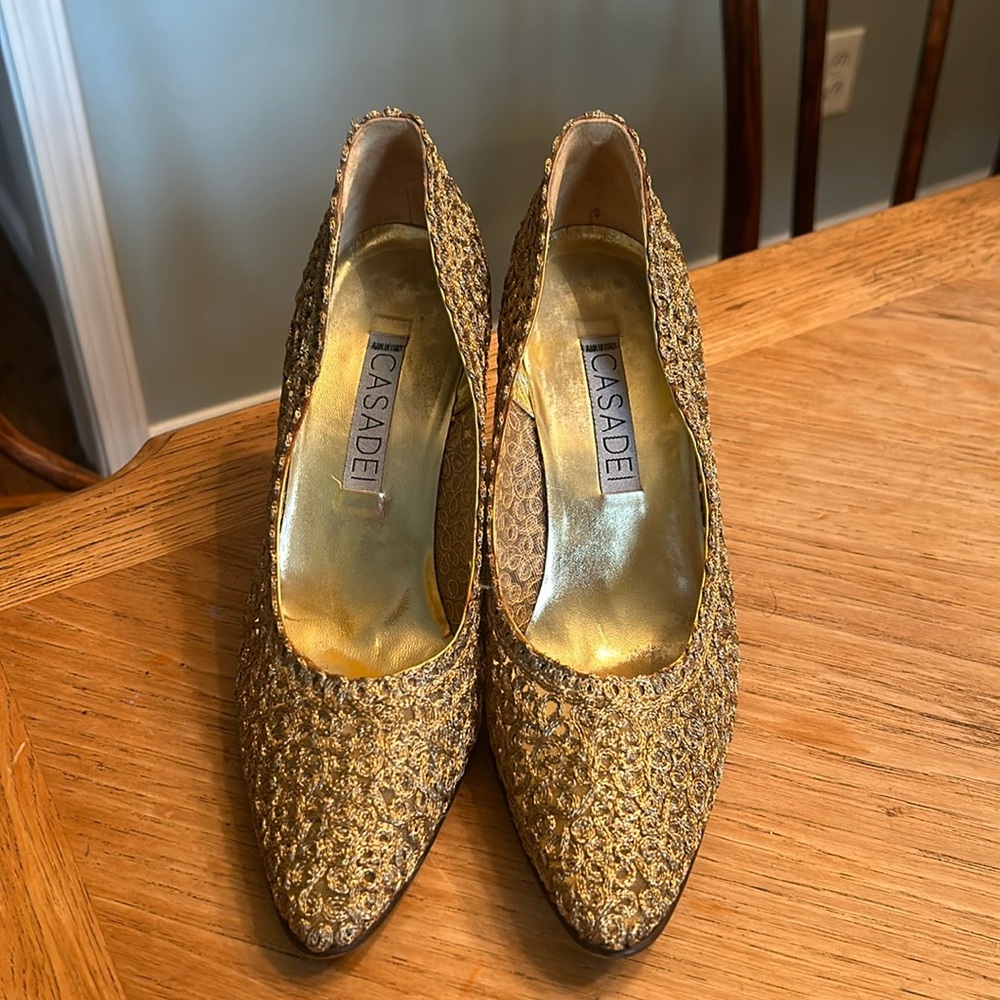 VINTAGE CASADEI HEELS SZ 8 GOLD/OVER NEUTRAL MESH
